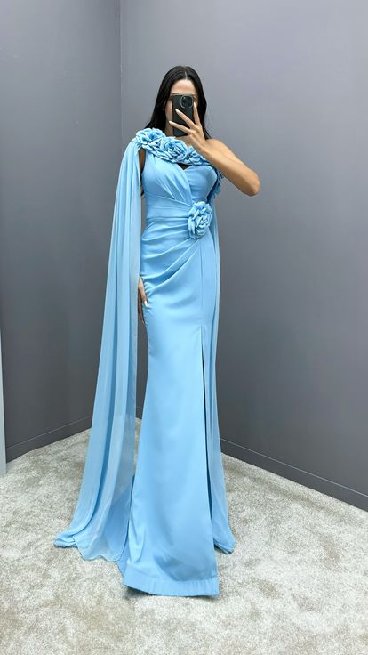 Bebe Mavisi Tek Omuz Gül Detay Pelerinli Tasarım Elbise